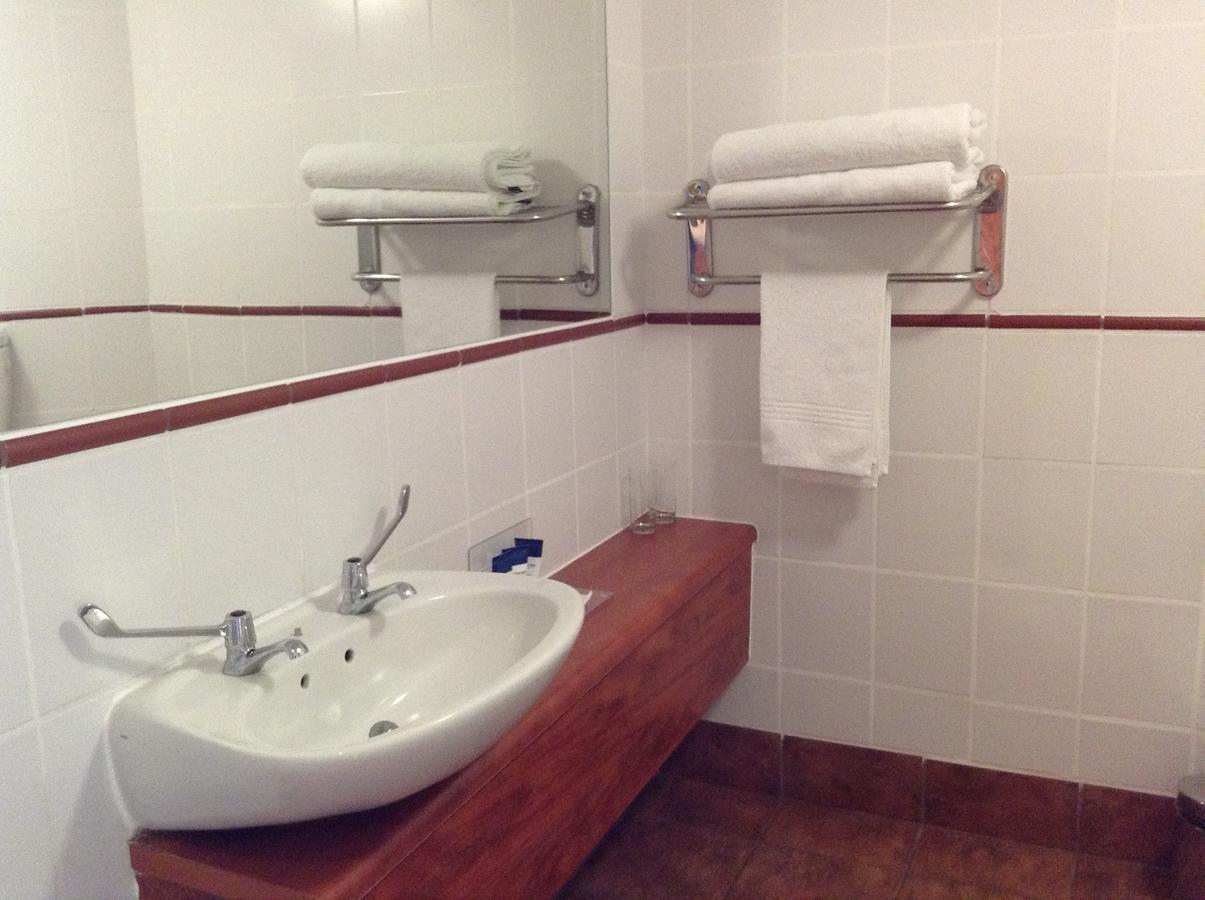 Protea Hotel By Marriott Harrismith Montrose Экстерьер фото