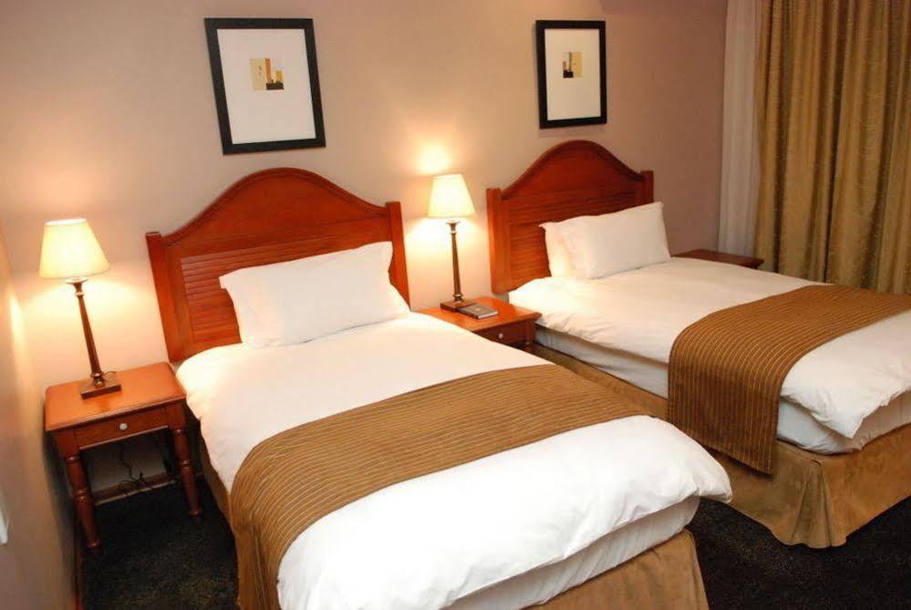 Protea Hotel By Marriott Harrismith Montrose Экстерьер фото